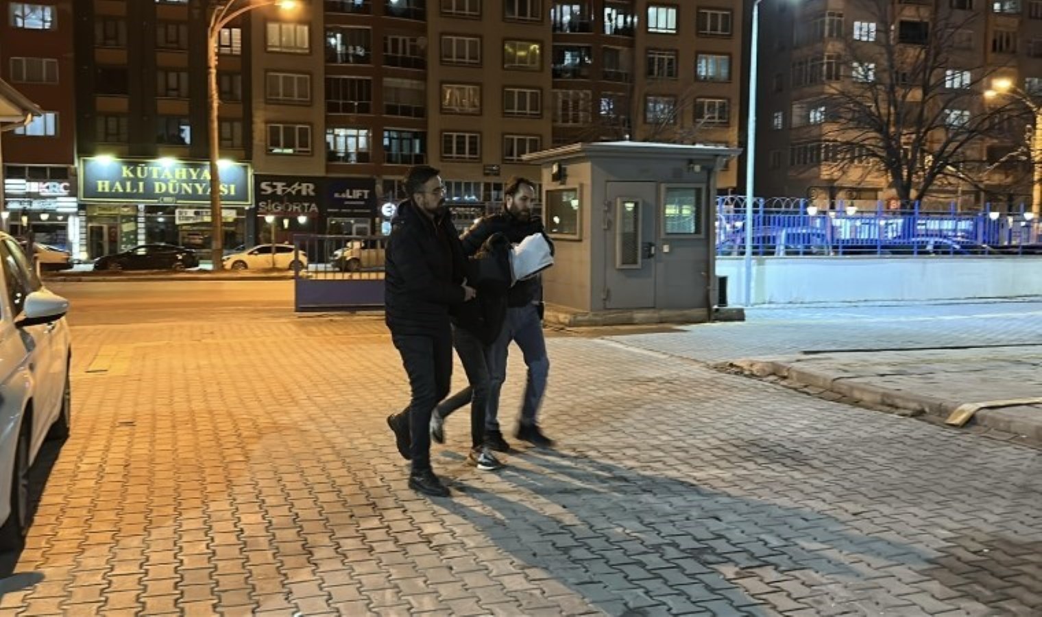 Tekme tokat dövdü, videosunu paylaştı! 17 yaşındaki saldırgan gözaltına alındı