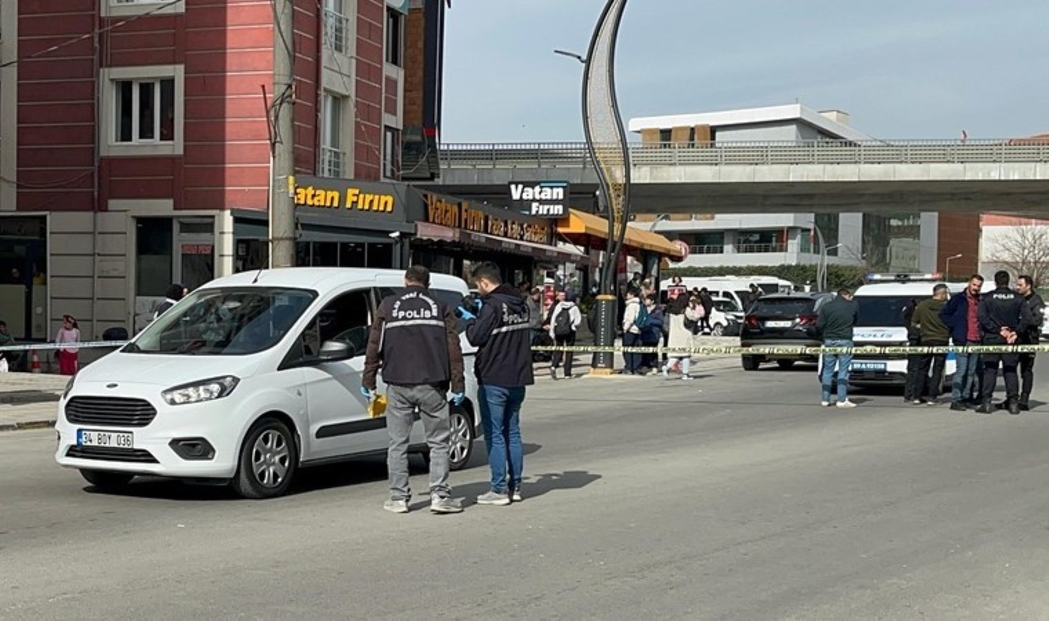 Trafikte emlakçıya silahlı saldırı: Ağır yaralandı!