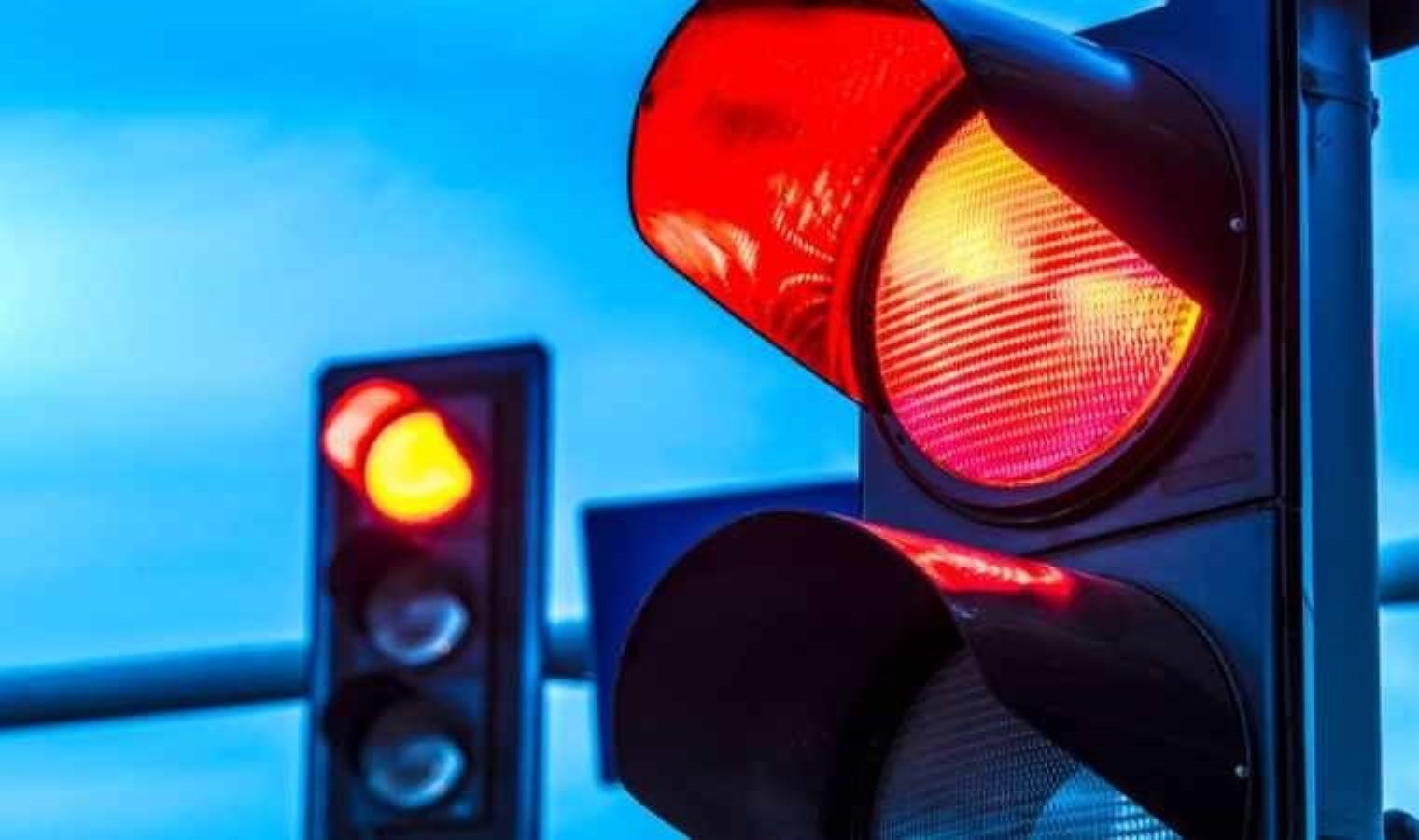 Tüm sürücüleri ilgilendiriyor! Kırmızı ışıkta geçenler dikkat… Ehliyet iptali kapıda