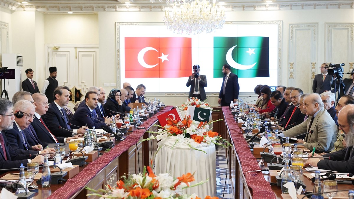 Türkiye-Pakistan iş birliğine dair 24 anlaşma yapıldı