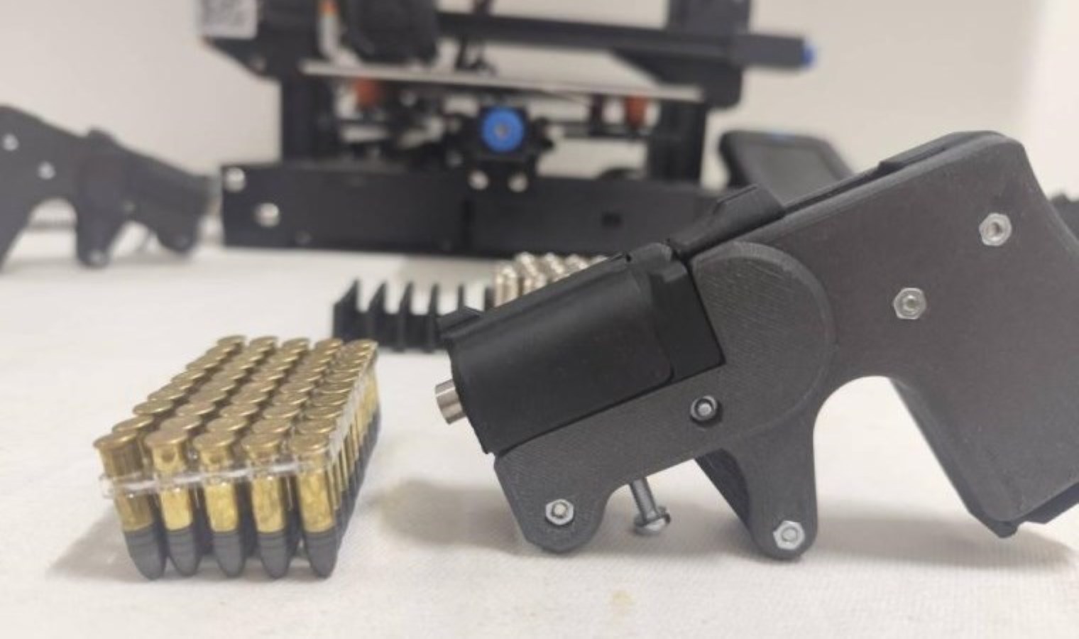 Üç boyutlu yazıcıyla suikast silahı üreten şüpheli yakalandı