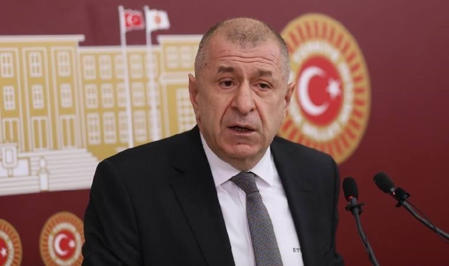 Ümit Özdağ’dan Boğaziçi Üniversitesi öğrencilerine destek!