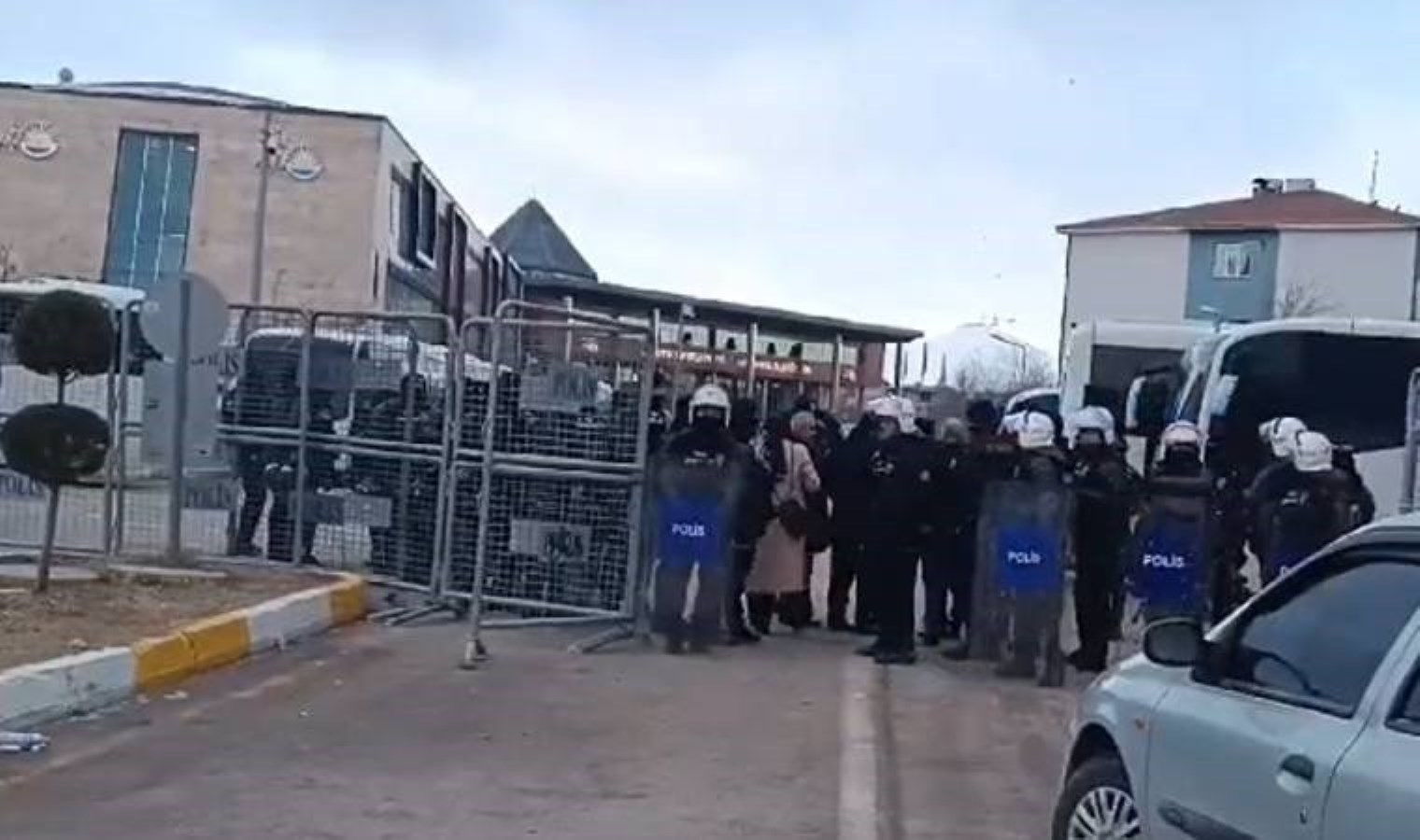 Van’da kayyum atanmasının ardından 127 kişi gözaltına alındı!