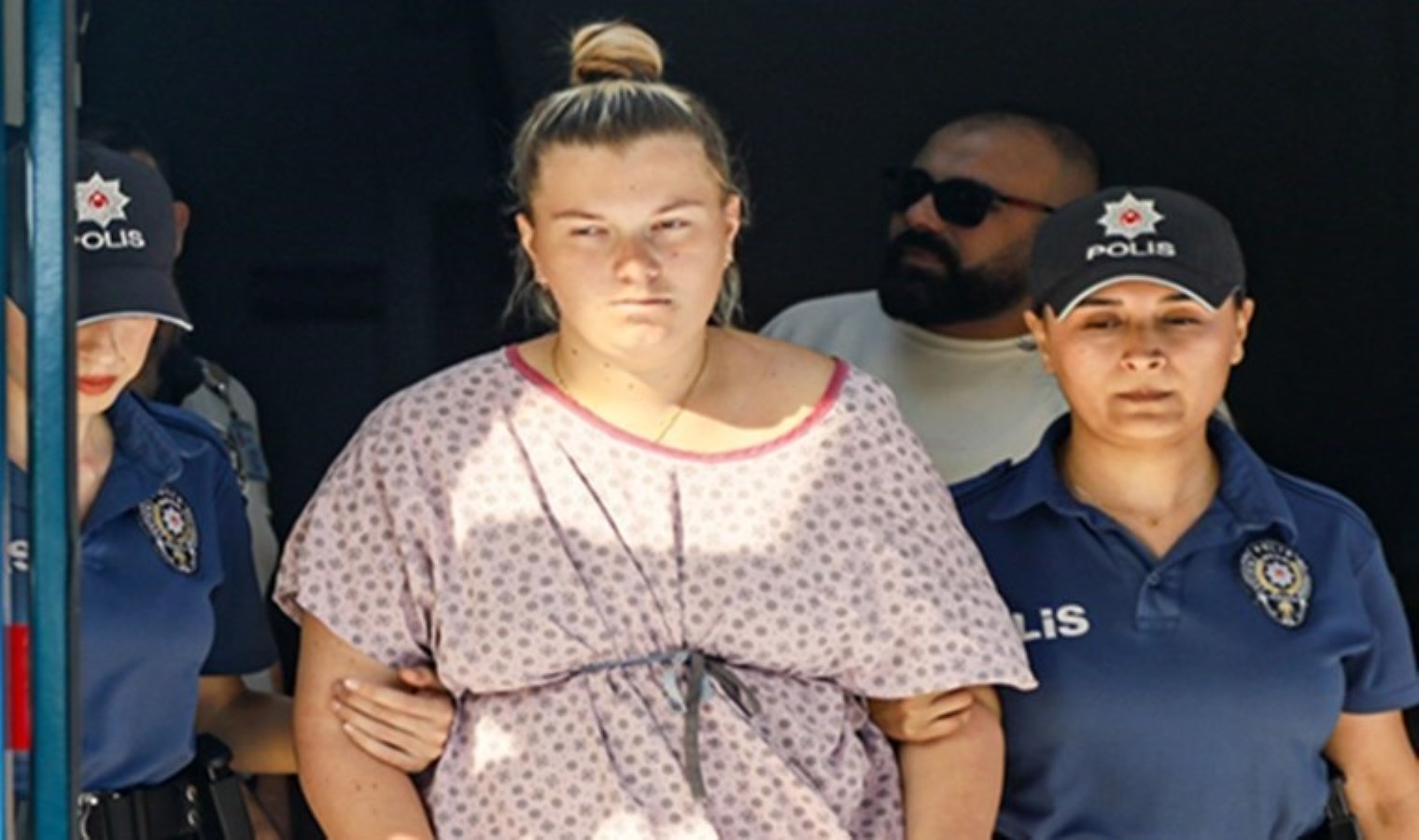 Yeni doğan bebeğini klozete bırakmıştı: Rus anneye 15 yıl hapis cezası