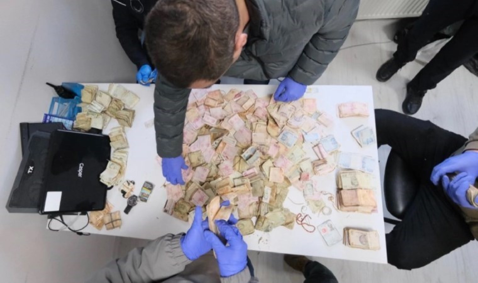 Yer Yalova… Dilencinin üzerinden çıkanlar şoke etti!