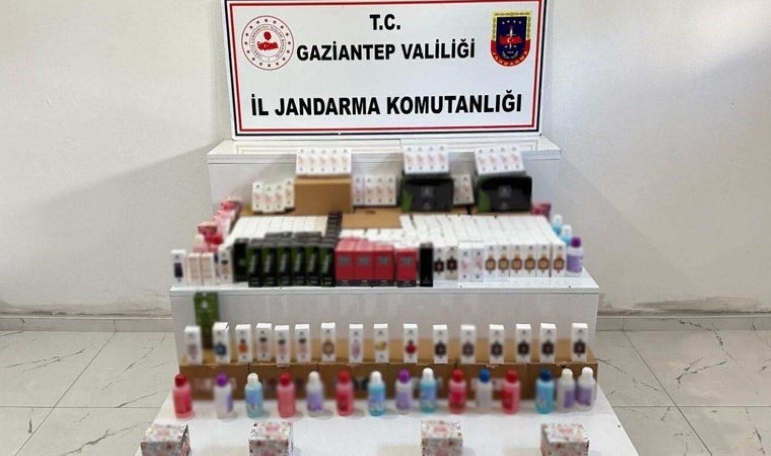 1 milyon TL değerinde… Gaziantep’te ‘kaçak parfüm’ operasyonu: 1 gözaltı