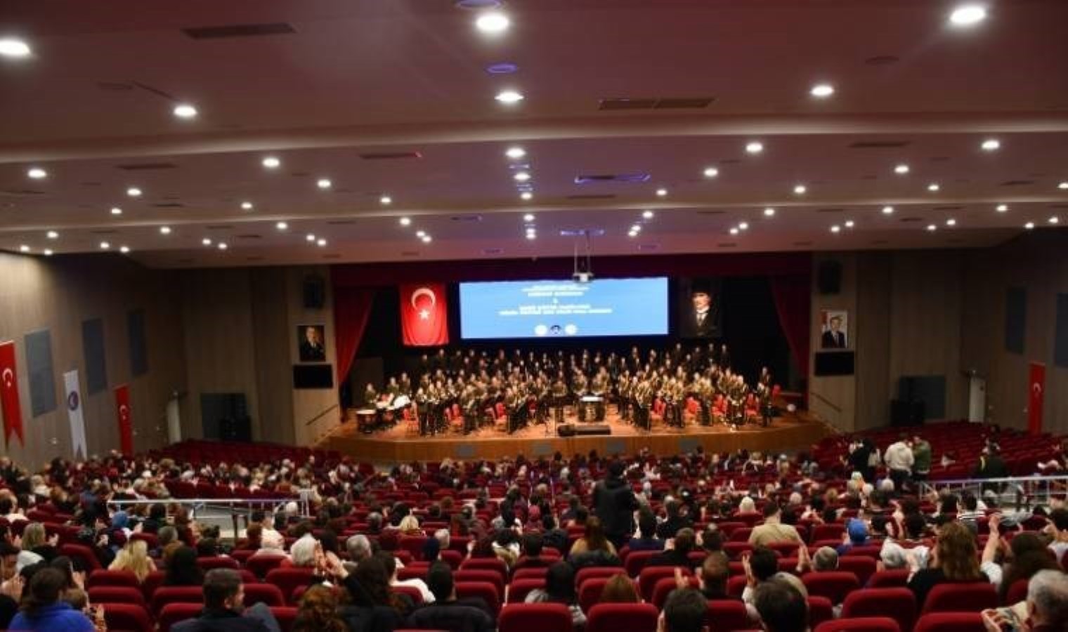 199 yıllık Armoni Mızıka’nız var