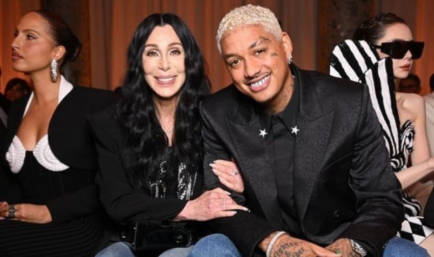 39 yaş küçük sevgilisinden ayrıldığı iddiaları gündemdeydi: Cher’den açıklama geldi!