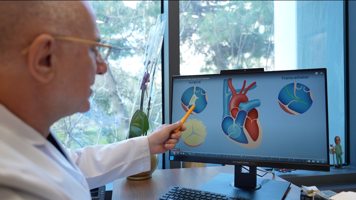 74 yaşındaki hasta, kalbi durmadan ameliyat edildi