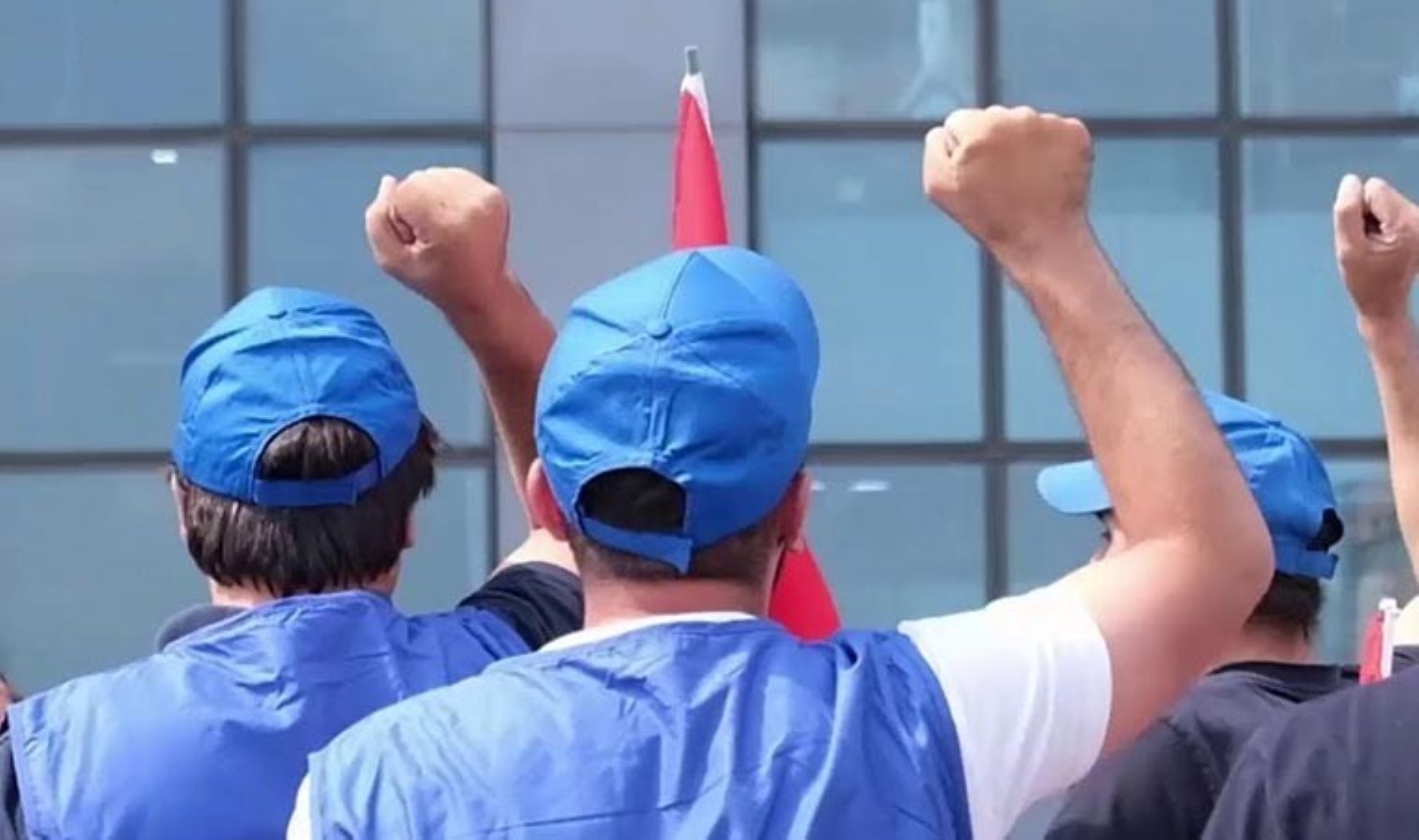 9 fabrikadan 1500 işçi greve gidiyor