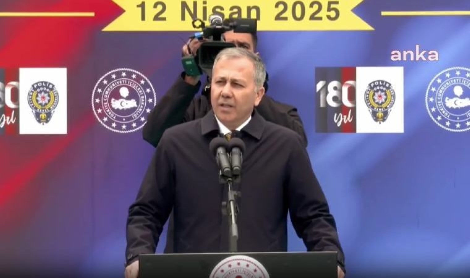 Ali Yerlikaya’dan çevik kuvvet polislerine: “Hiçbir zaman sağduyunuzu kaybetmediniz, dünyaya örnek oldunuz”