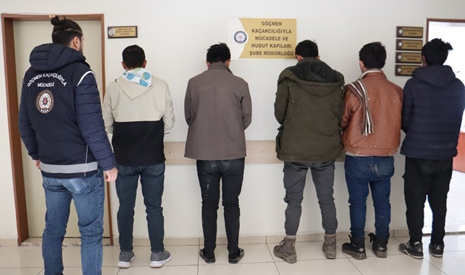 Amasya’da göçmen kaçakçılığına operasyon: TIR şoförü 2 kardeş tutuklandı!