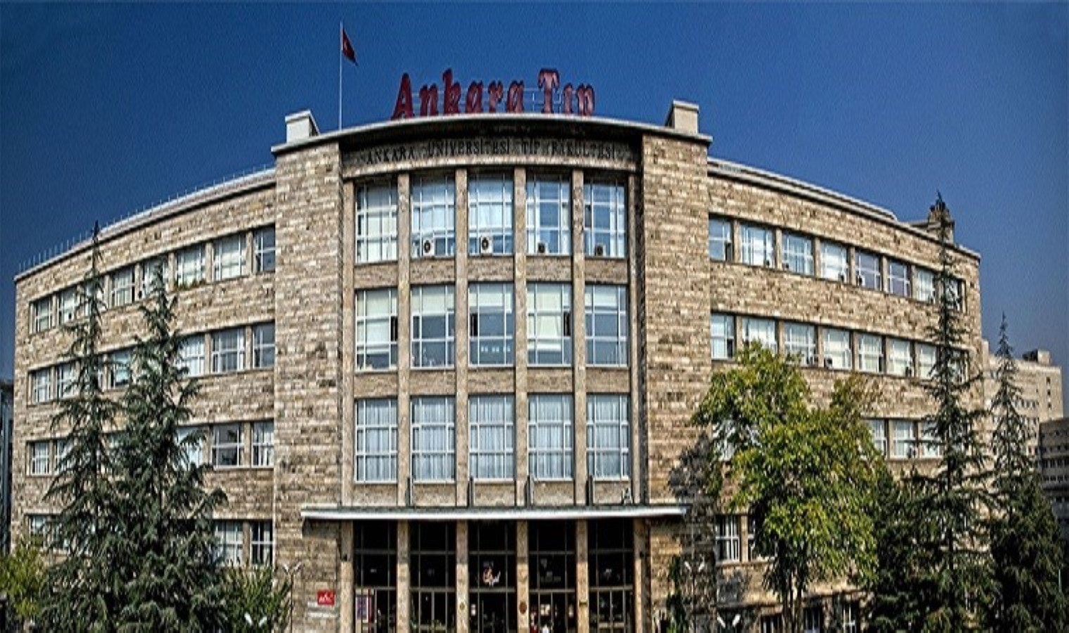 Ankara Üniversitesi Tıp Fakültesi öğrencilerinden Andımız ve Gençliği Hitabe