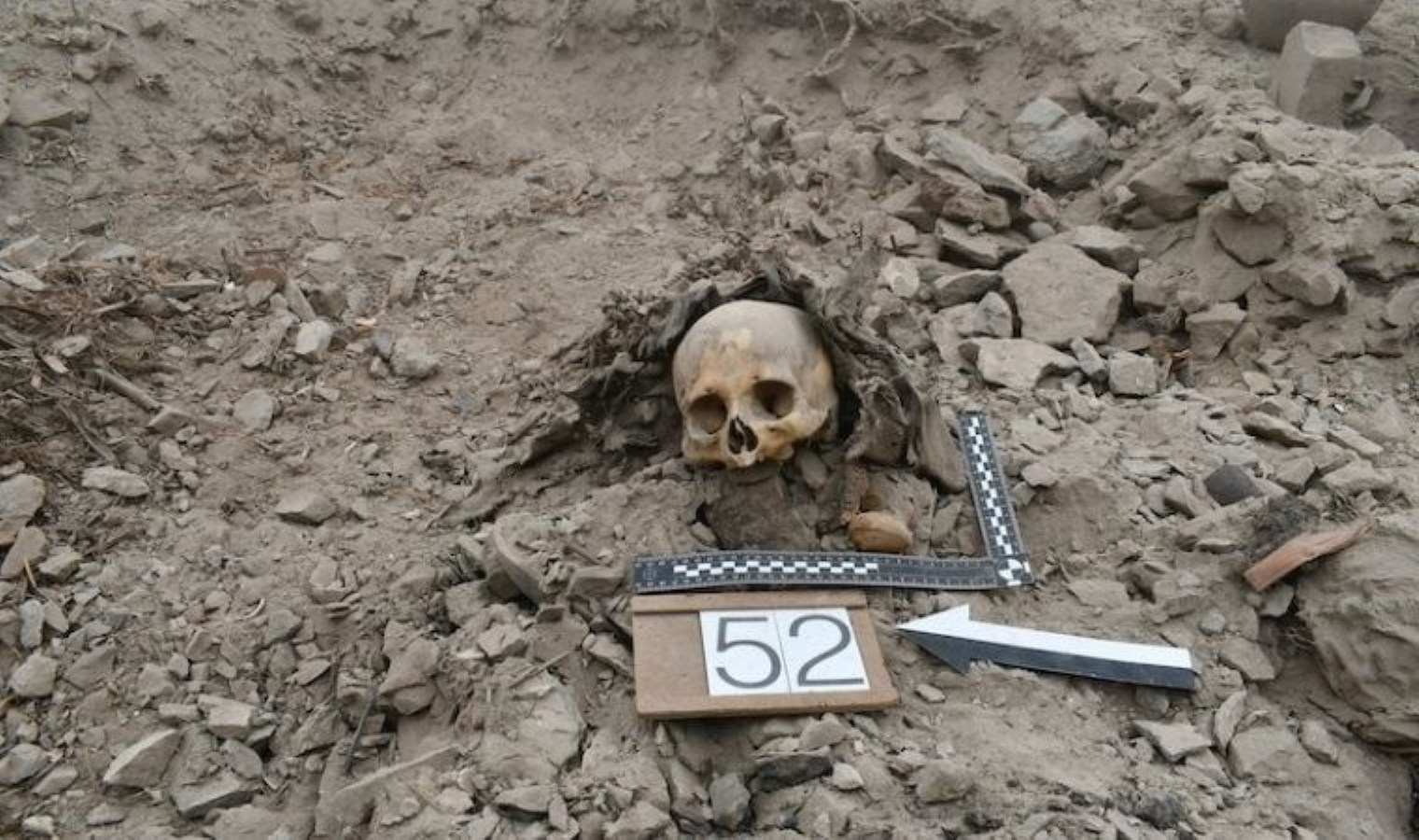 Aruni halkına ışık tutan keşif: 1000 yıllık toplu mezar bulundu