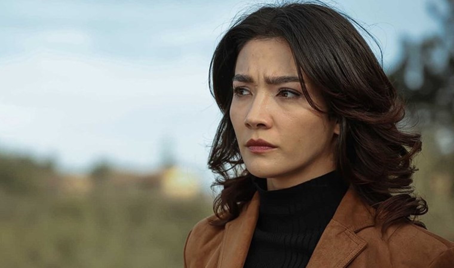 Aybüke Pusat’ın tiyatro oyunu da iptal edildi