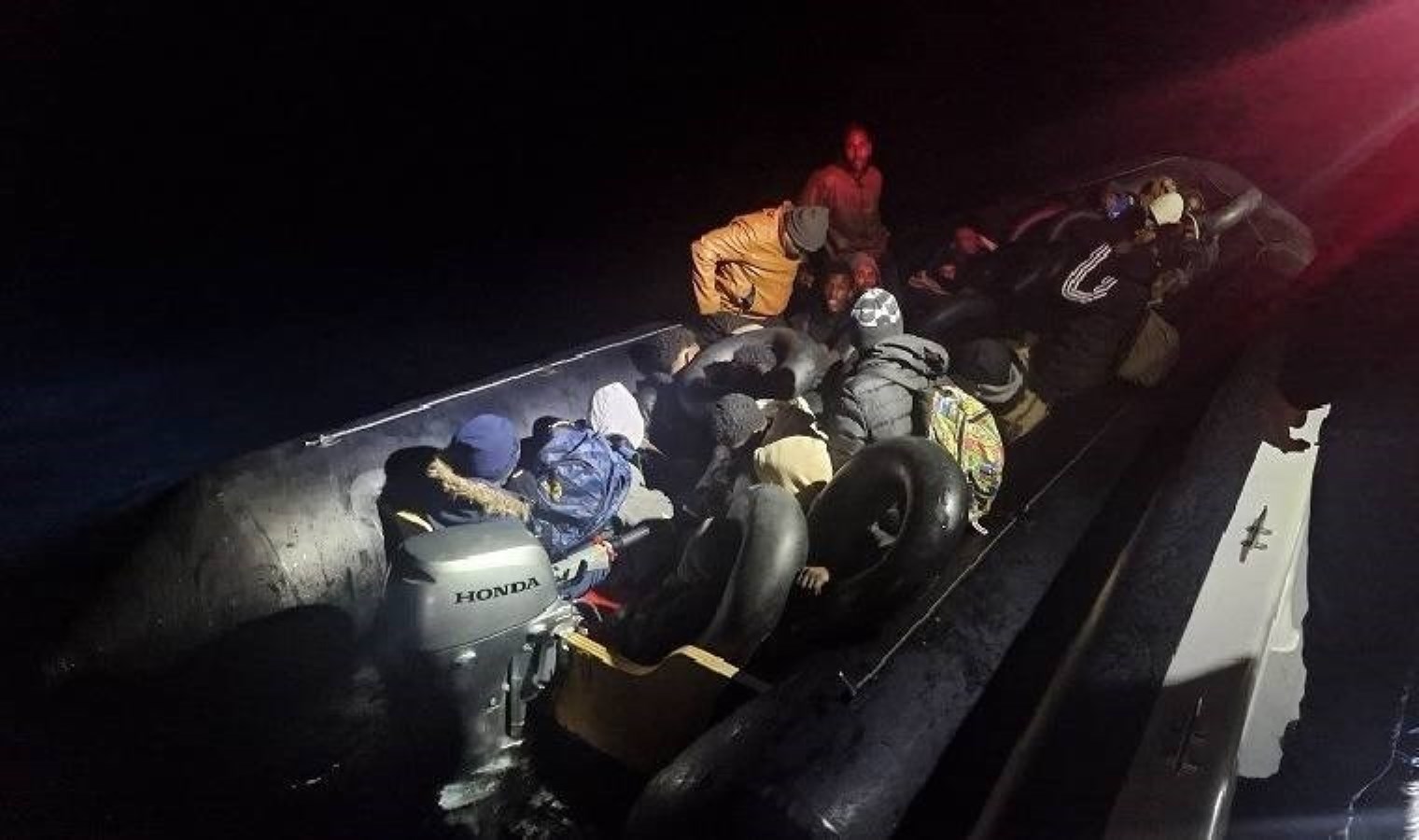 Ayvalık açıklarında onlarca düzensiz göçmen yakalandı!