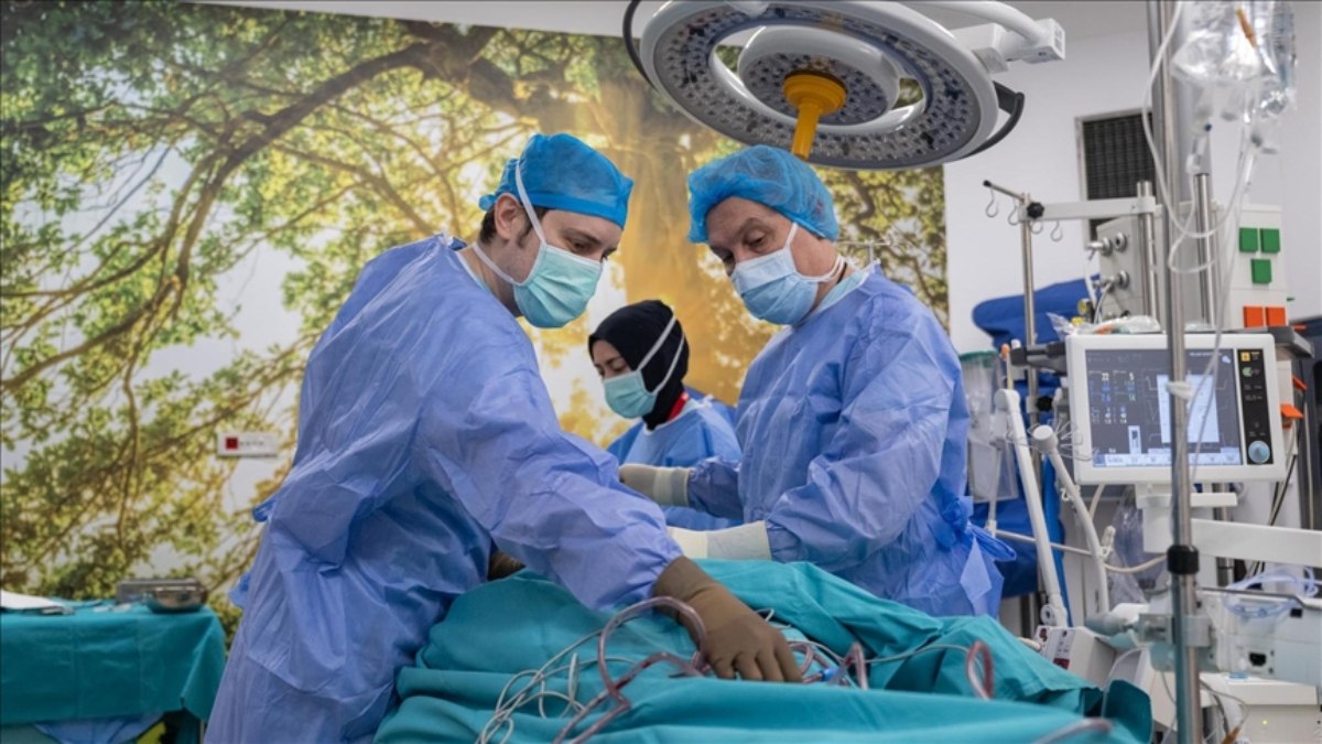 Baba ve oğlu, aynı hastanede hayat kurtarıyor