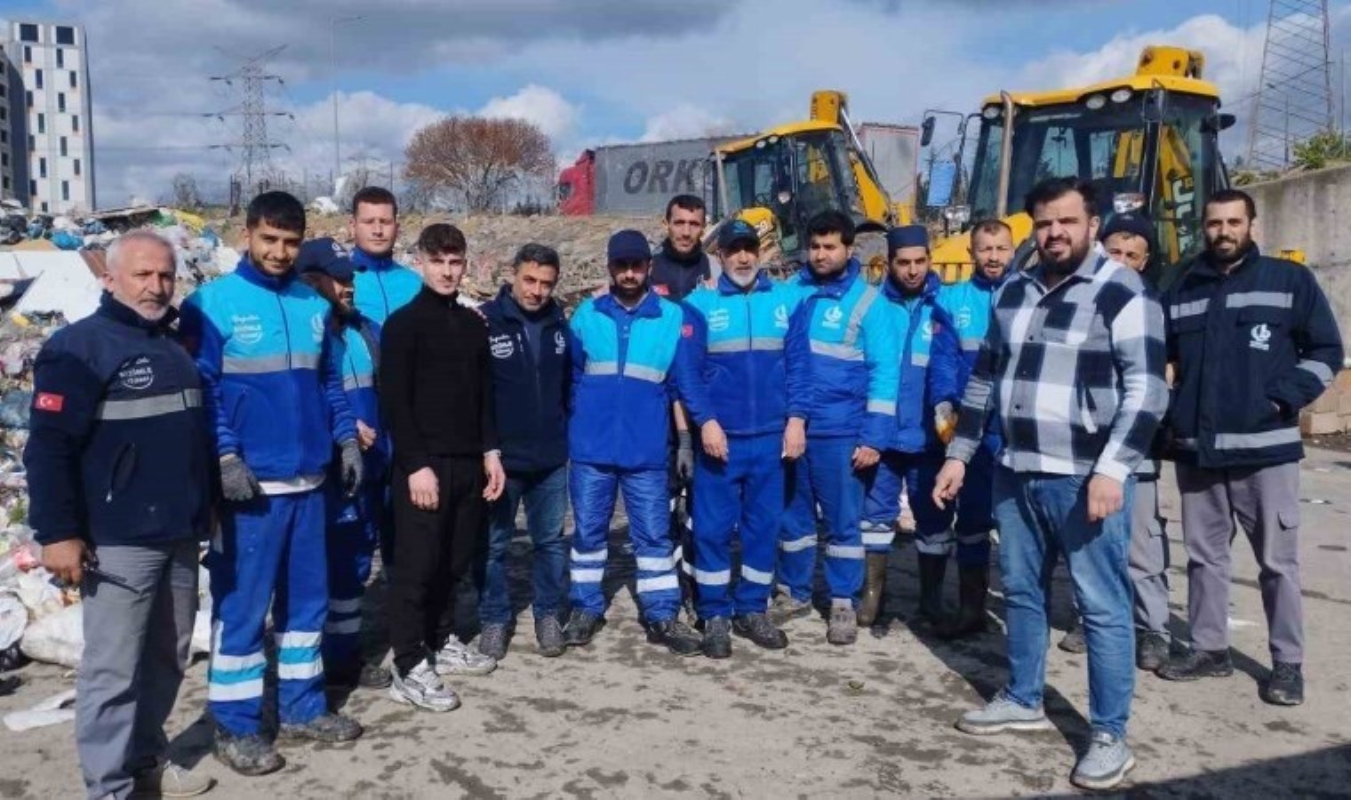 Bağcılar’da bir esnaf yanlışlıkla binlerce lirayı çöpe attı