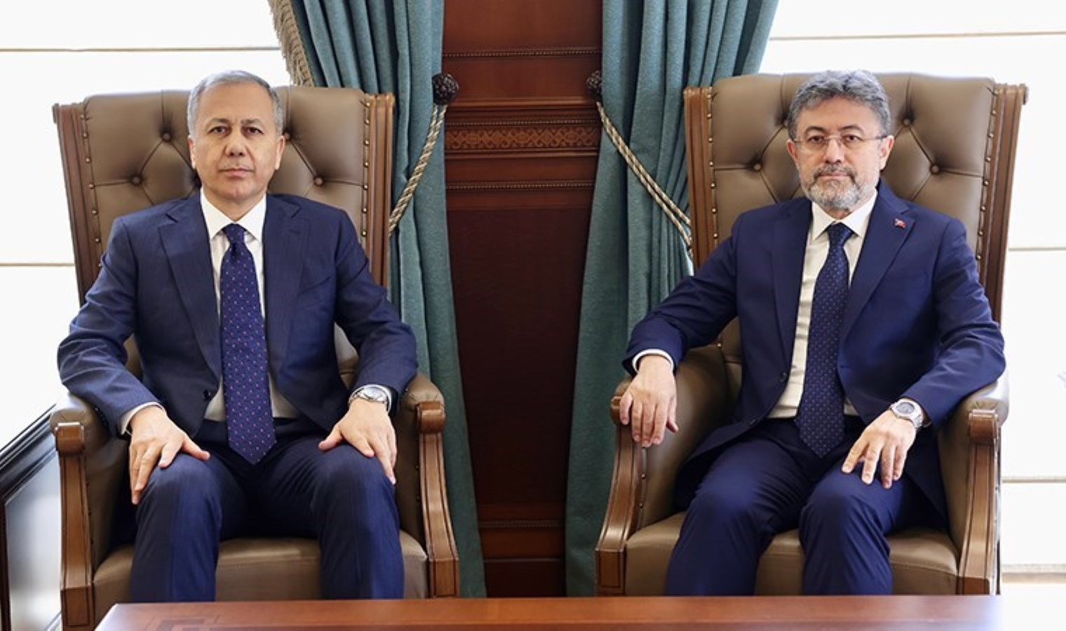 Bakan Yerlikaya ve Bakan Yumaklı arasında ‘sokak köpekleri’ görüşmesi