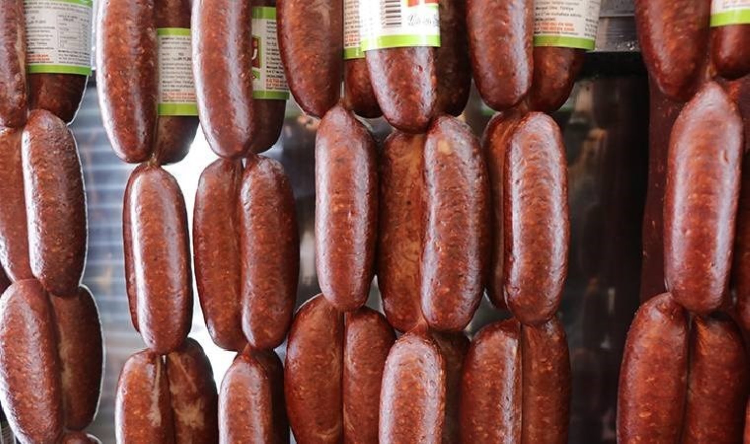 Bakanlık 8 sucuk markasını ifşa etti… İçeriğinde kanatlı eti ve sakatat tespit edildi!