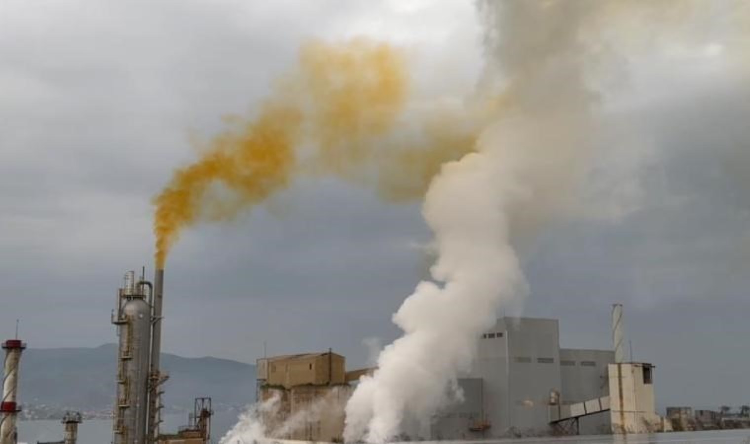 Bandırma zehir soluyor, BAGFAŞ çevreyi kirletmeye devam ediyor