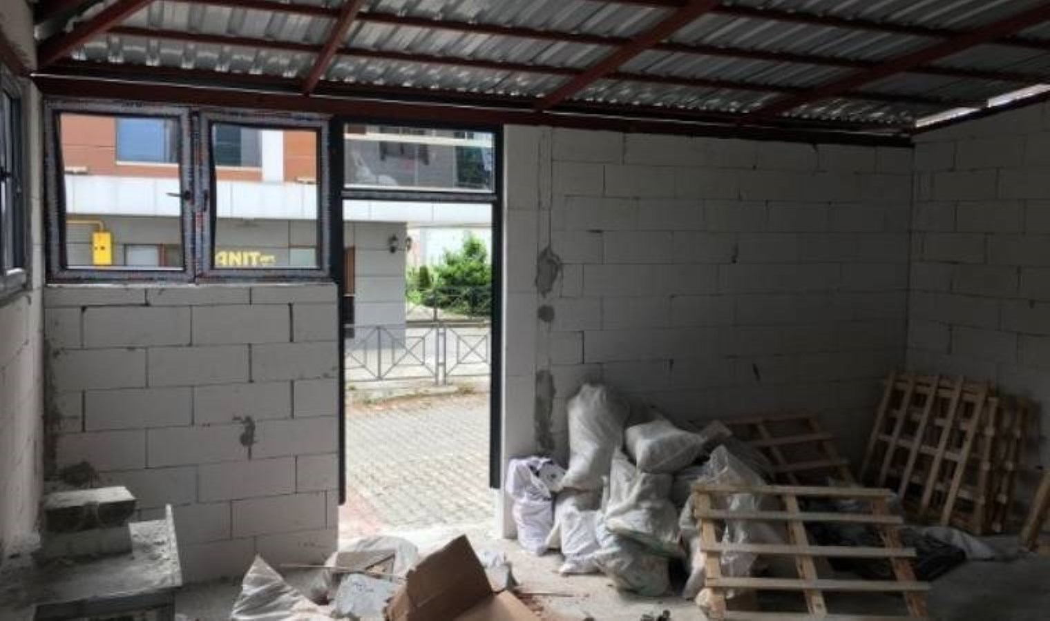 Belediye, müdür Aytaç’ın yapısını mühürledi