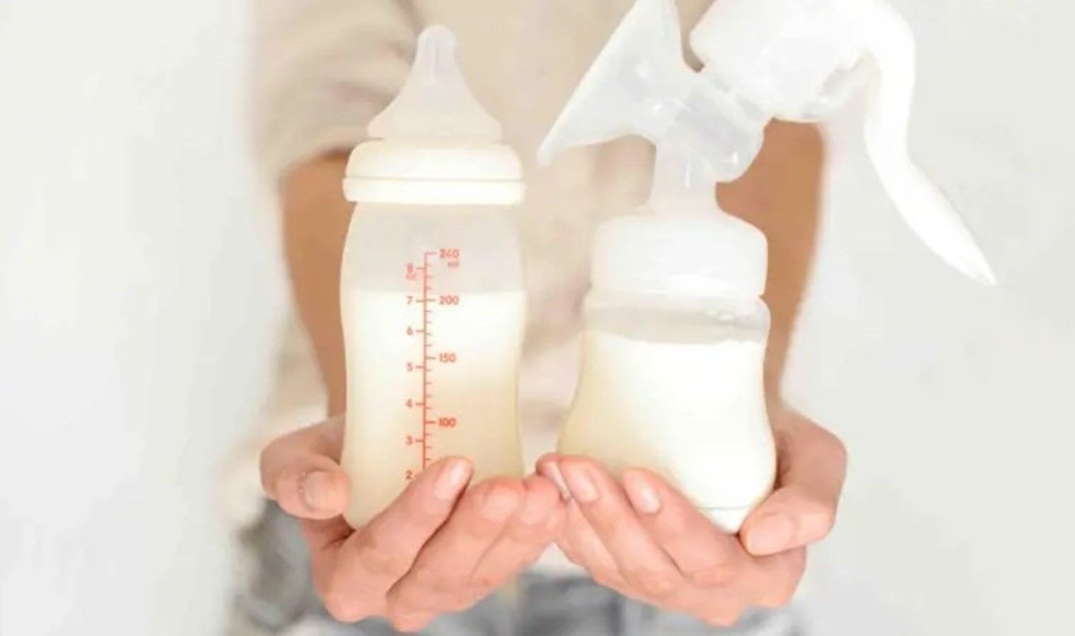 Biberonlardan spor salonlarına: Yetişkinlerin anne sütü içmesi normal mi?