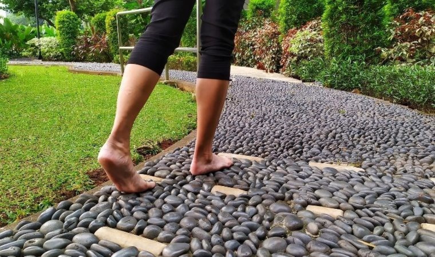 Bilim bu sırrı ortaya çıkardı: Çıplak ayak dolaşanlar daha mı sağlıklı?