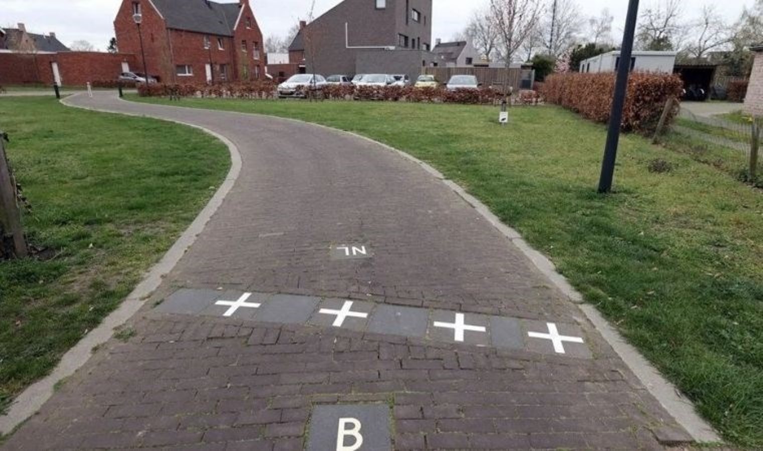 Bir adımda ülke değiştirin: Dünyanın en ilginç sınırları