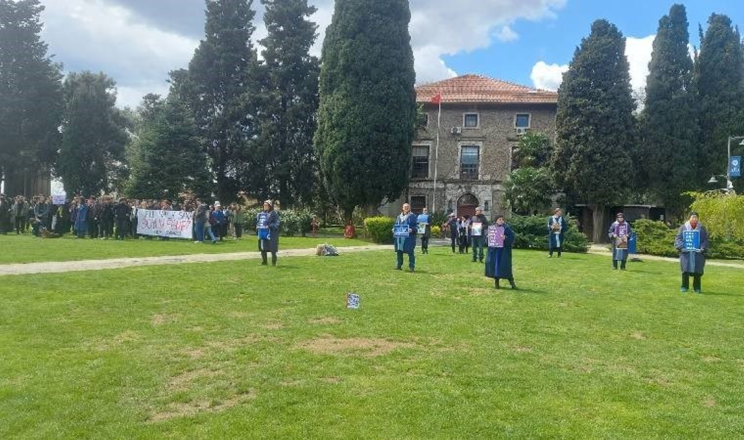 Boğaziçi Üniversitesi ‘kayyum’ protestosu: Akademisyenlere öğrenci ve mezunlardan destek