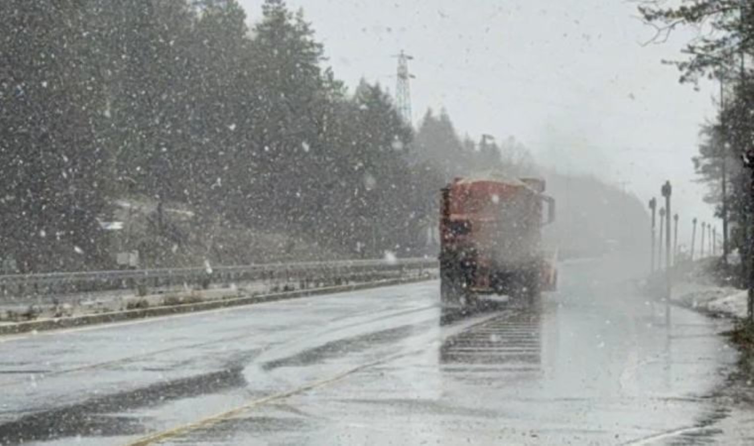 Bolu Dağı’nda kar yağışı etkili oluyor