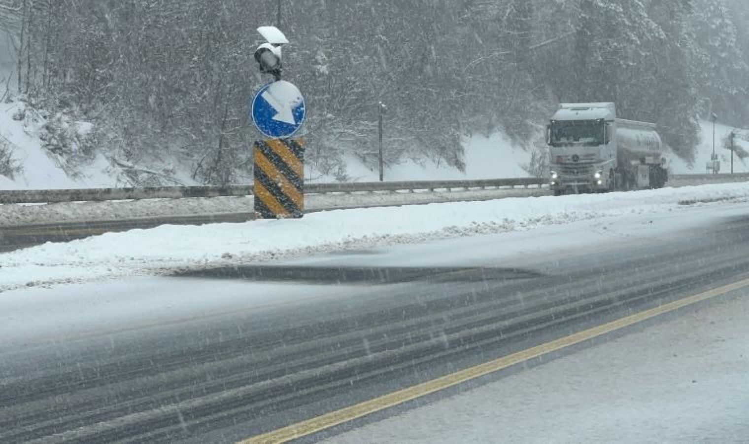 Bolu Dağı’nda kar yağışı etkisini sürdürüyor