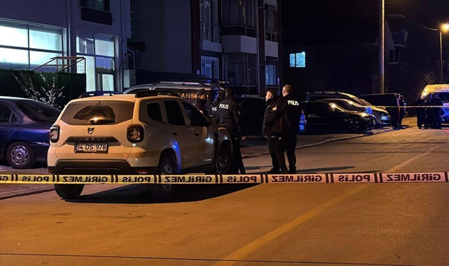 Borç-alacak kavgasında kan aktı: Akrabasını tabancayla vurdu!