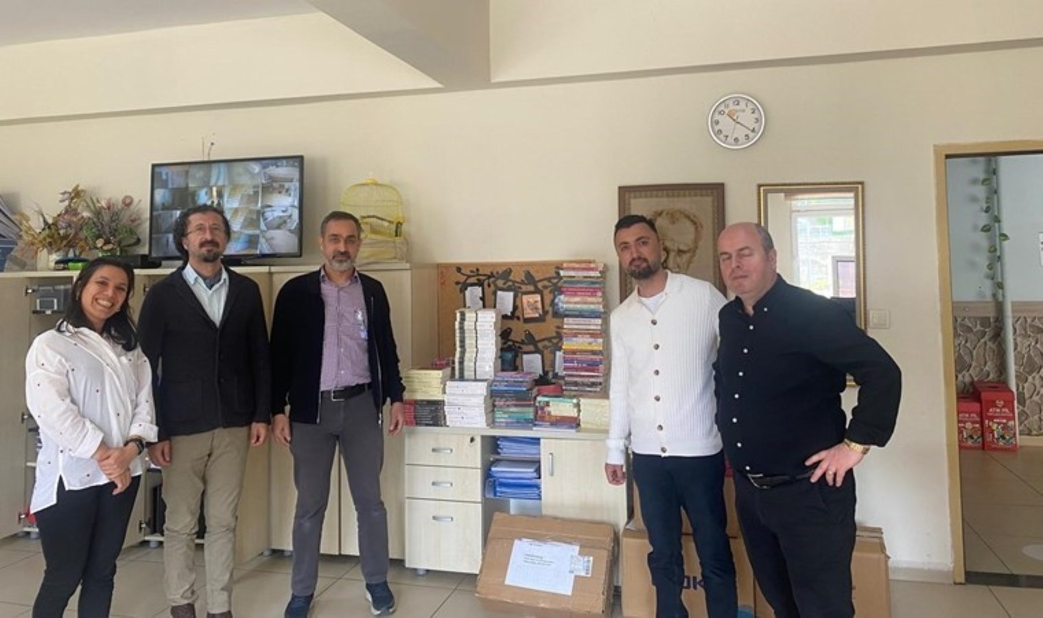 Borçka Anadolu Lisesi’ne ‘Aydınlanma Kitaplığı’ desteği