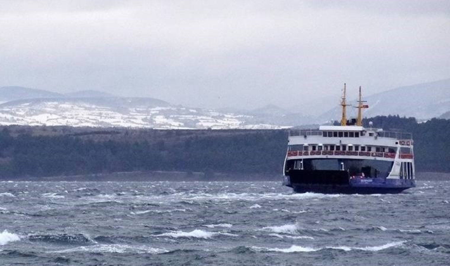 Bozcaada ve Gökçeada hatlarında bazı feribot seferleri iptal edildi