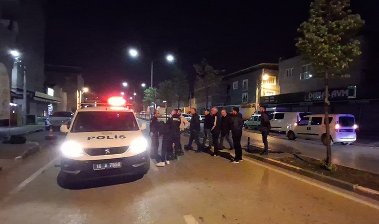 Bursa’da dehşet: Bir çift, kimlik sorgusunda mahalle bekçisini bıçakladı!