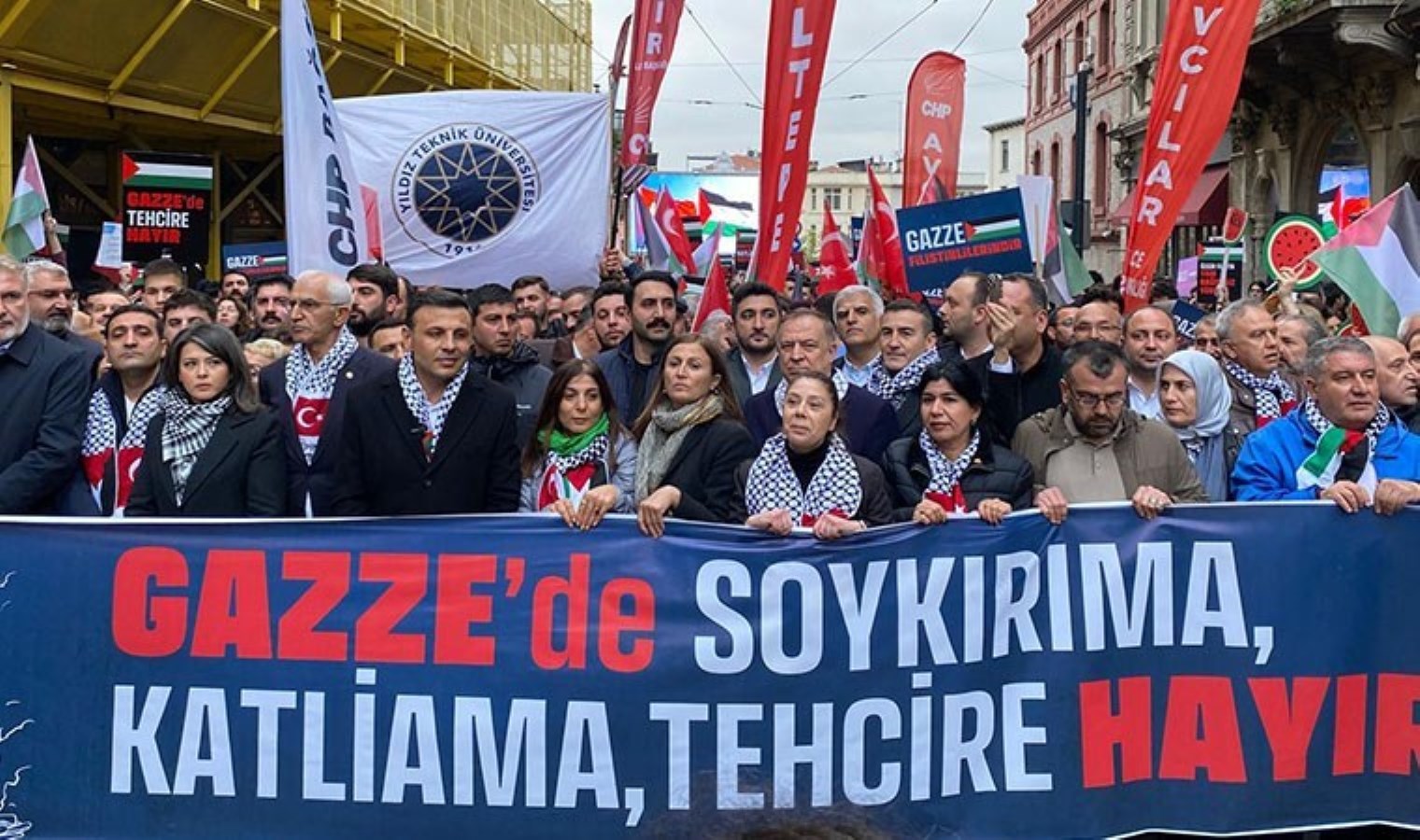 CHP, Filistin için Tünel’den Taksim’e yürüyor