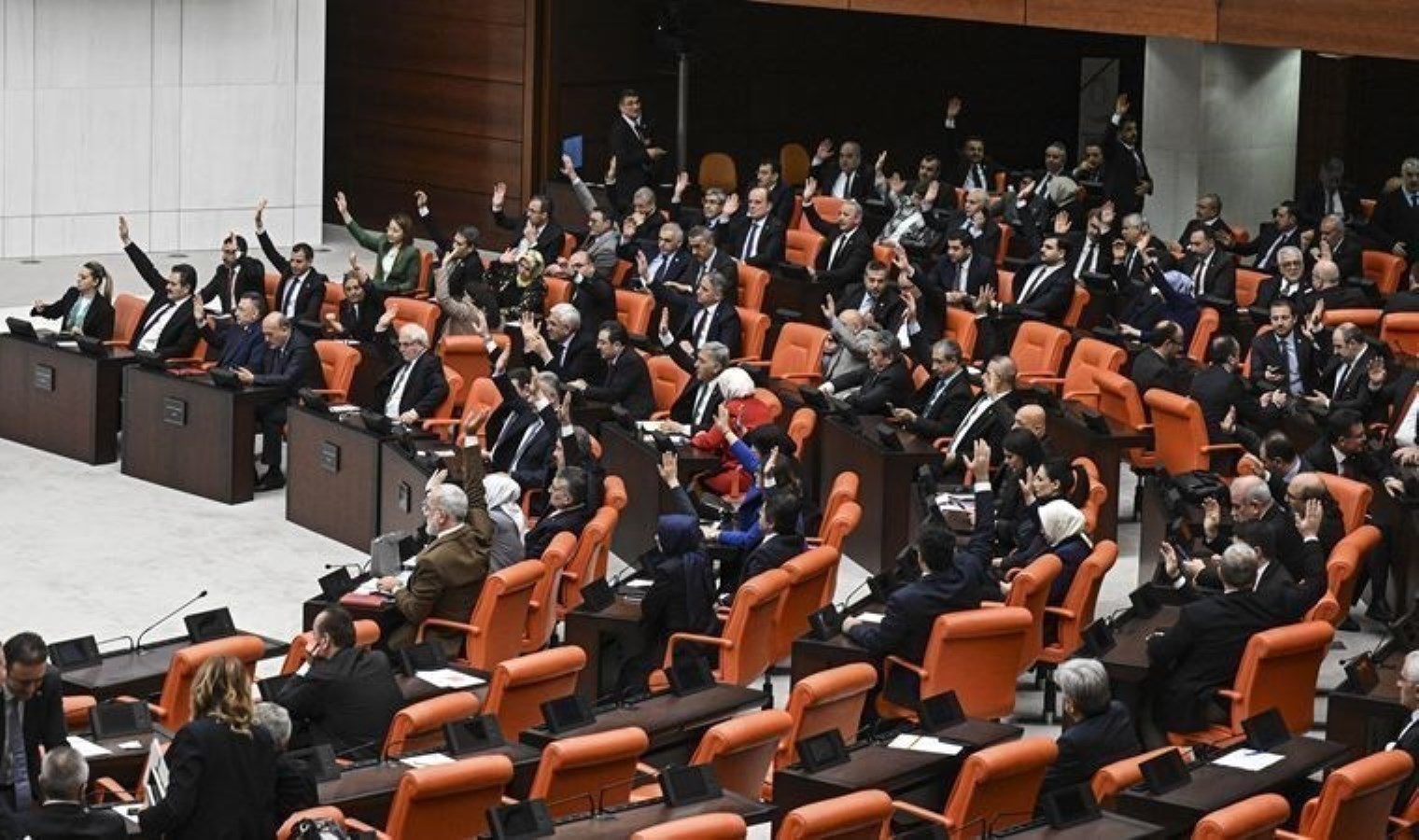 CHP’li Öztunç’tan Kahramanmaraş’ta meydana gelen dondan zarar gören çiftçiler için araştırma önergesi