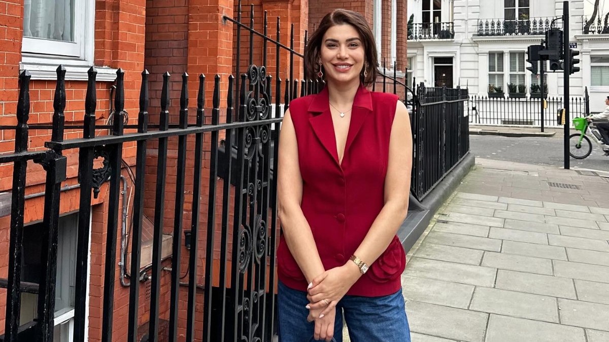 Dekolteli kıyafetler giyen Ebru Şancı’ya eşinden ramazan uyarısı geldi