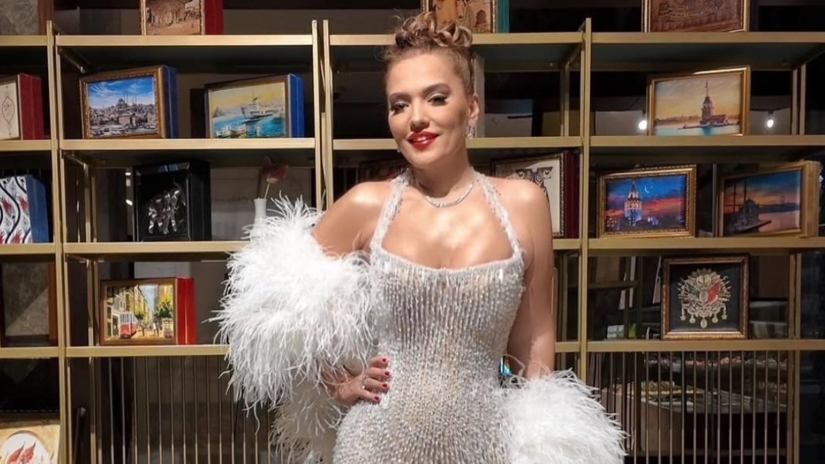 Demet Akalın İneklere ‘Yalan mı’ şarkısını söyledi! Videoya yorum yağdı