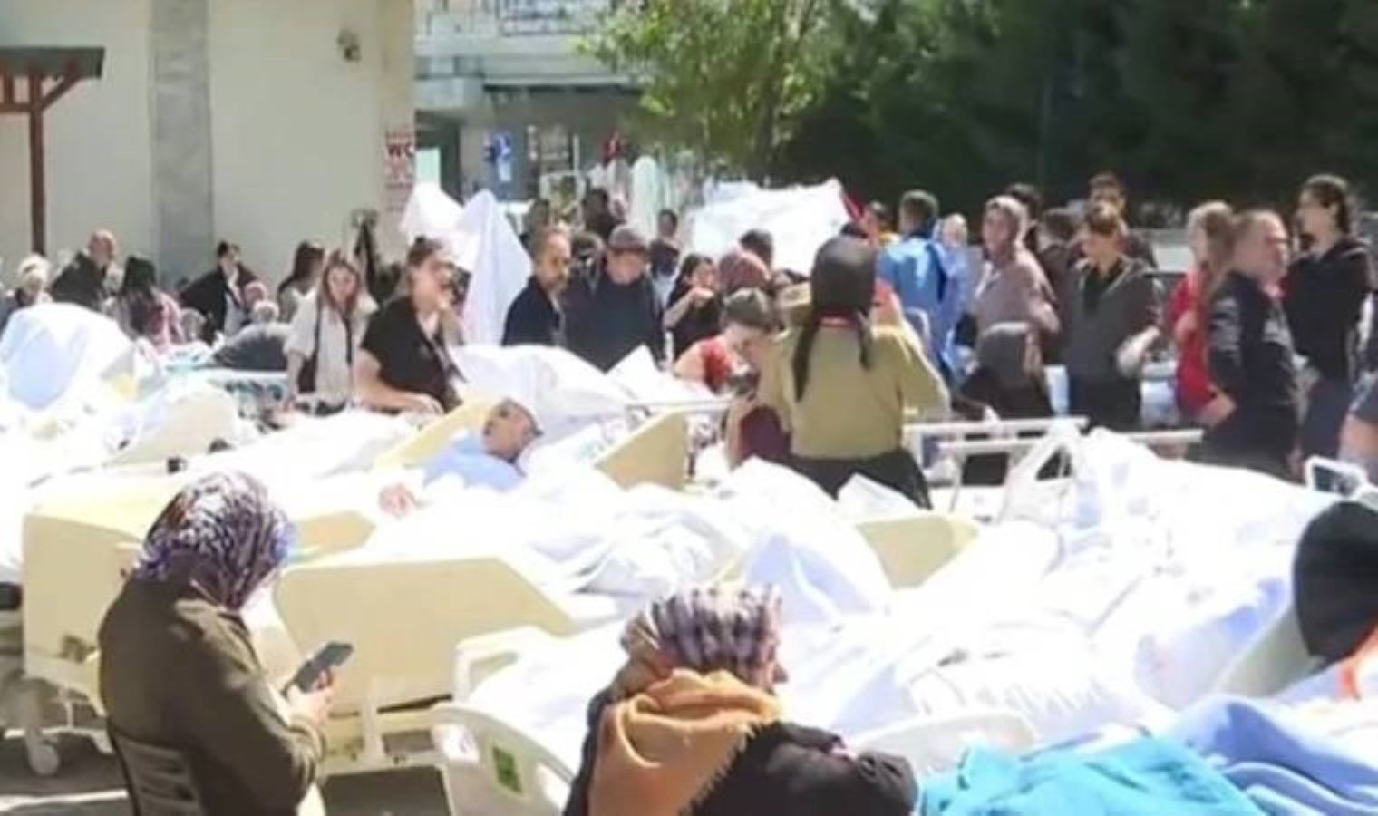 Depreme dayanıksız hastaneler endişeye neden oluyor: ‘Bazı ana hastaneler hâlâ yenilenmedi’