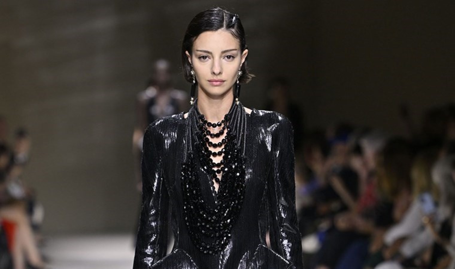 Dünyaca ünlü markaların gözdesiydi: Model Lucy Markovic hayatını kaybetti