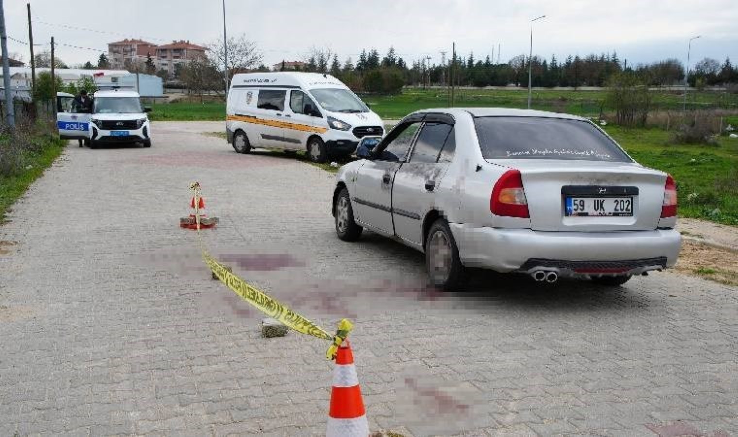 Edirne’de ‘arkadaş’ dehşeti… Seyir halindeki araçta boğazından bıçakladı!
