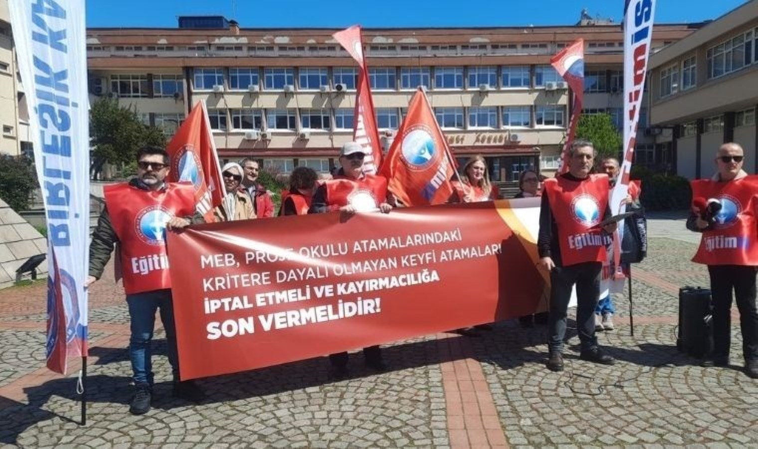 Eğitim-İş sokaktan Bakan Tekin’e seslendi: ‘Buralar sizin şirketiniz değil!’