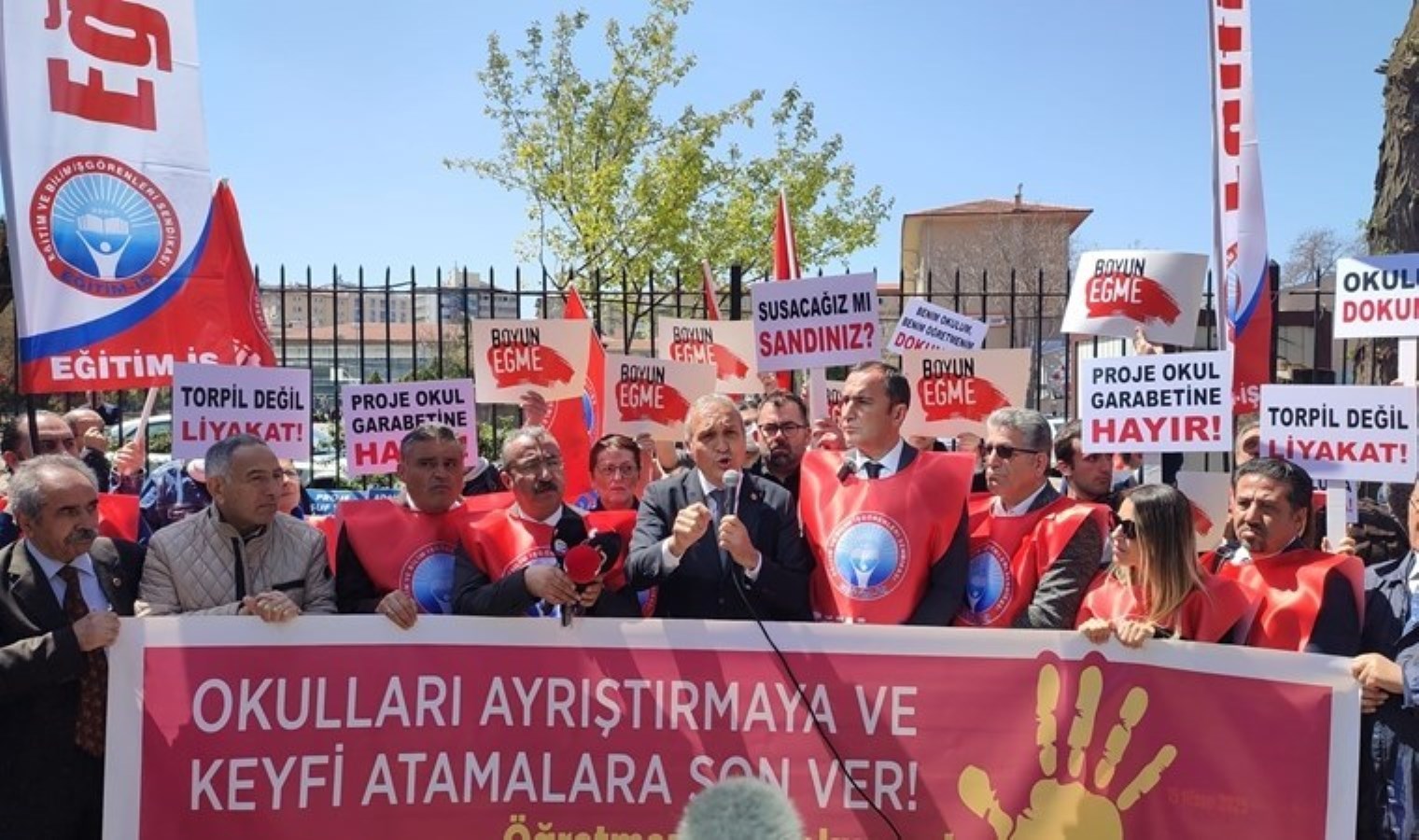 Eğitim-İş’ten ‘proje okulu’ tepkisi: ‘Eğitimde istedikleri, siyasi iktidarlarını daim kılacak nesil yaratmak’