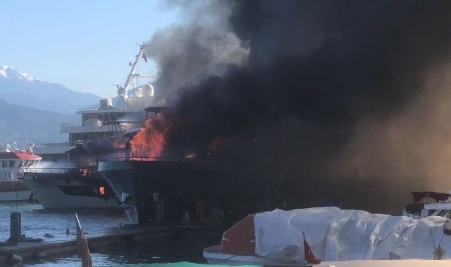 Fethiye Karagözler Marina’da yangın