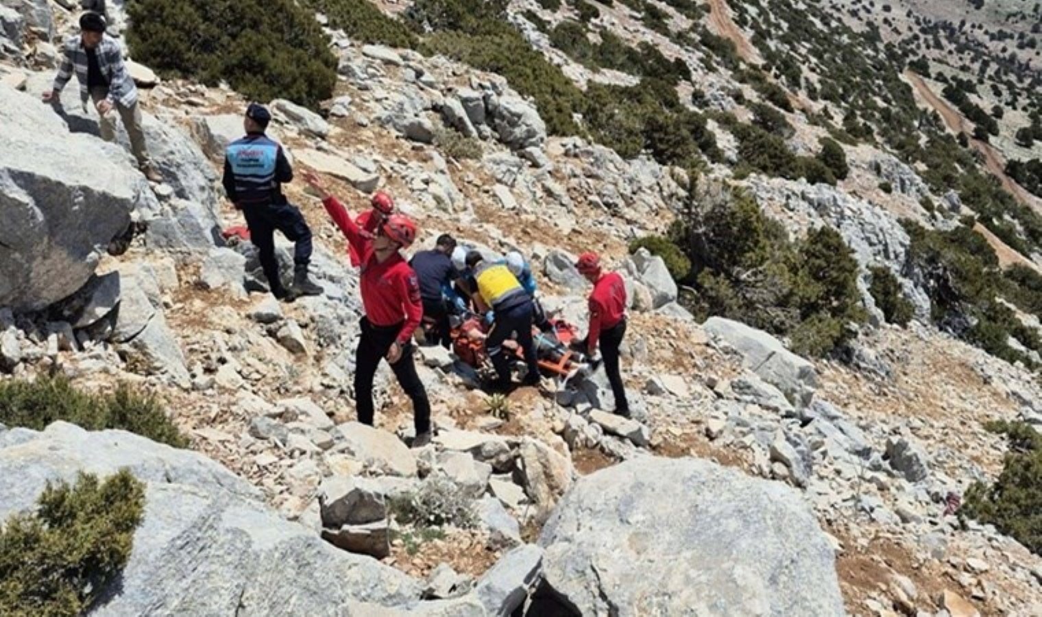 Fethiye’de ‘paraşüt’ faciası: Kayalıklara düşen 2 kişi yaşamını yitirdi