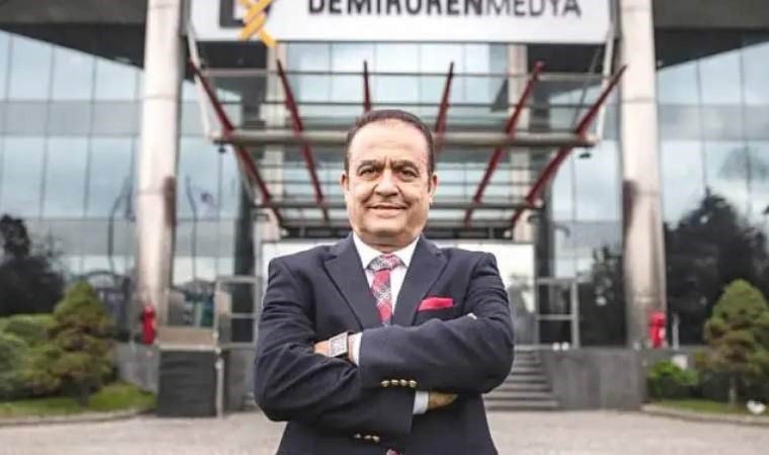 Gazeteci Oktay Ensari hayatını kaybetti