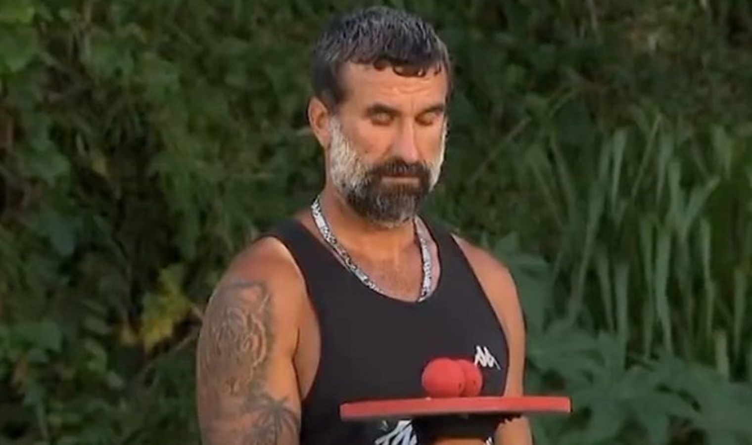 Hakkında tutuklama kararı verilmişti: Survivor yarışmacısı Hikmet Tuğsuz, Türkiye’ye dönme oyununu bilerek kaybetti!