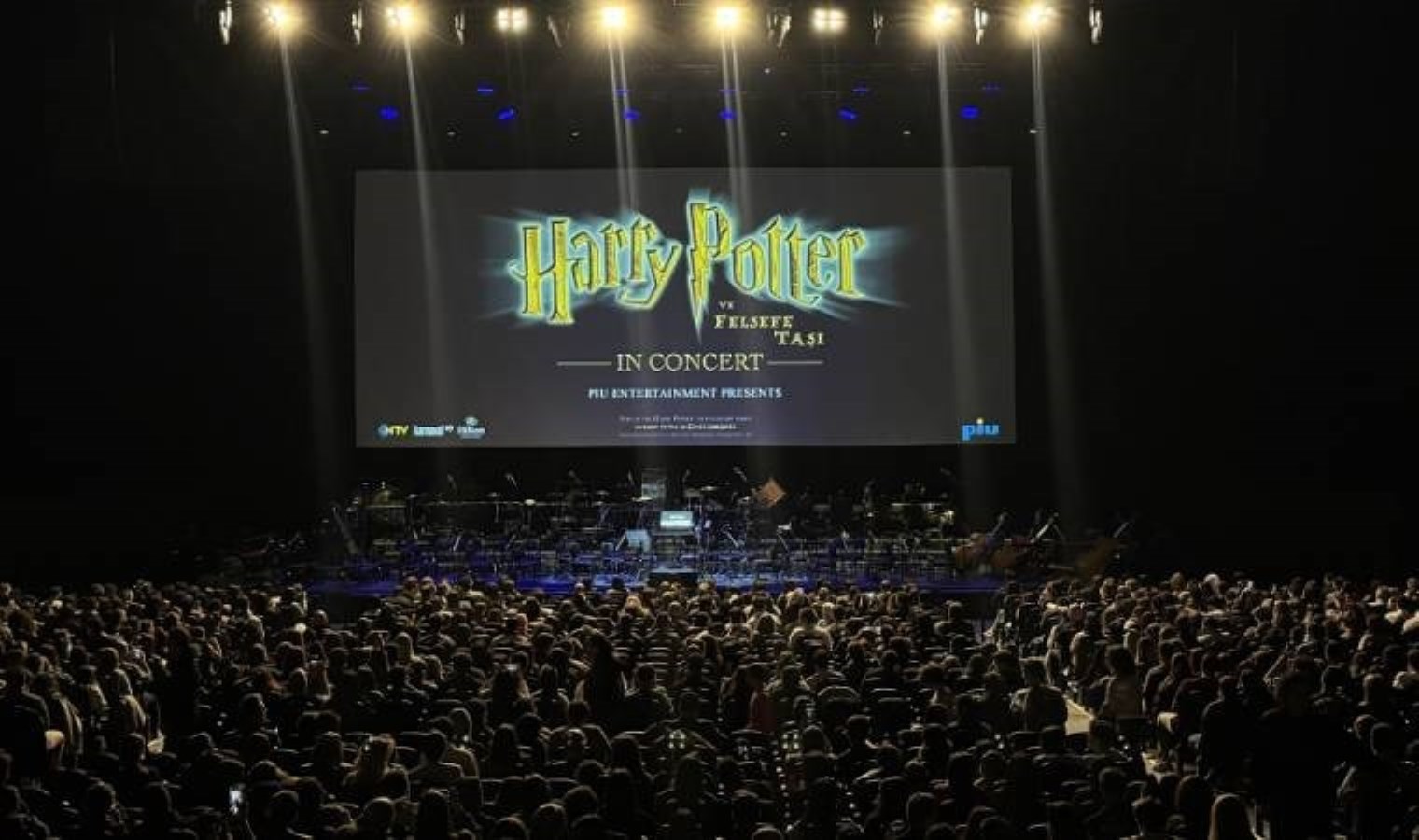 ‘Harry Potter ve Felsefe Taşı’ filmi, orkestra eşliğinde sinemaseverlerle buluştu